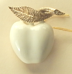Ciner apple pin