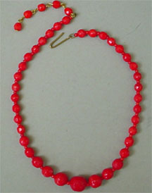 Faceted bead necklace