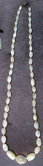 Mother of pearl crafted bead necklace